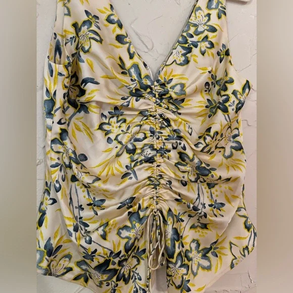 Cinq a sept yellow floral bloom top size M - Picture 3 of 5
